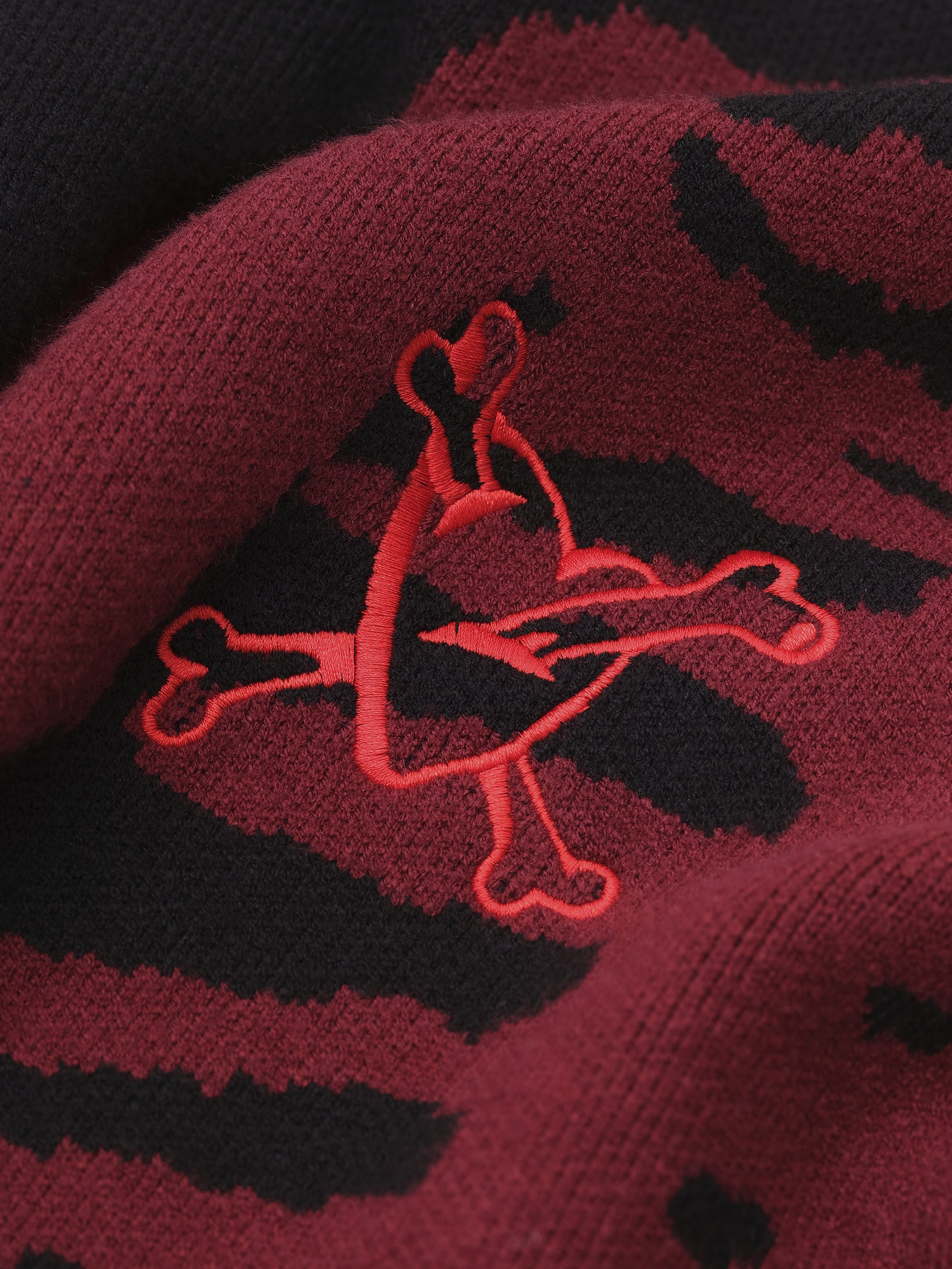 Backbone Knit - Black/Red