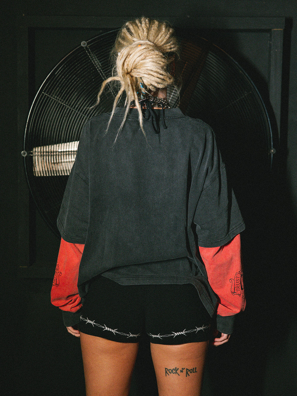 Trust No One Longsleeve - Washed Black